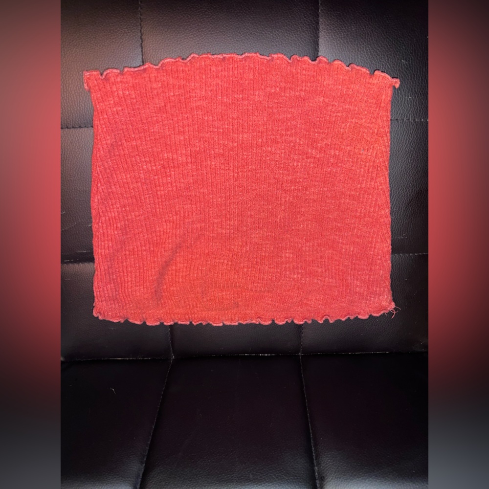 Cute orange/reddish bandeau top 💫